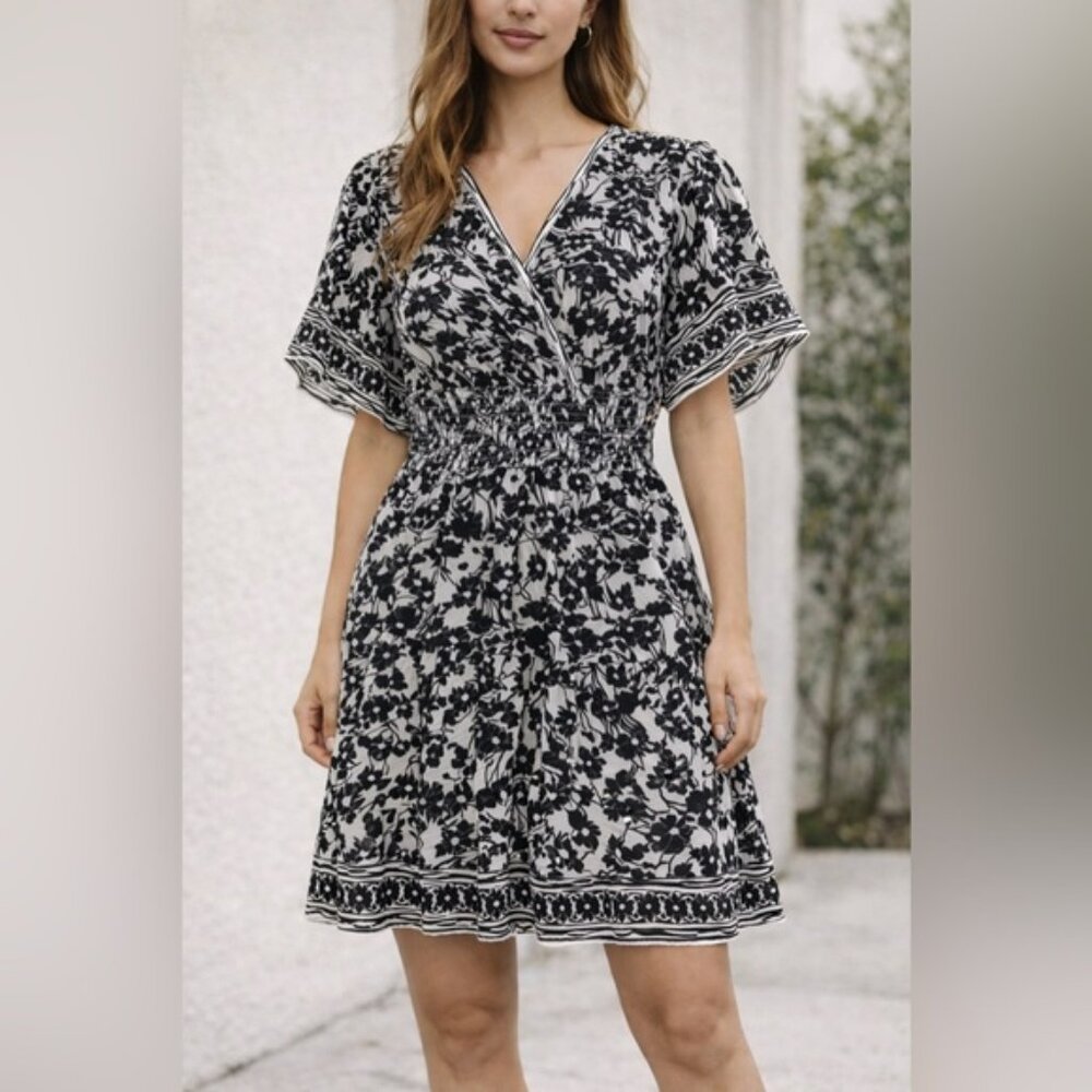 Max Studio London Black White Floral Smocked Chiffon Dress XS Flutter Sleeve